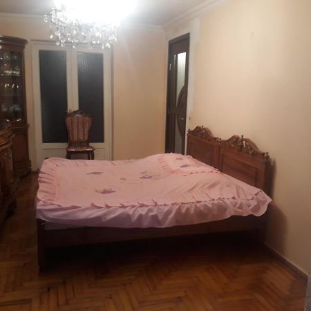 Madona'S House Apartment Батуми Екстериор снимка