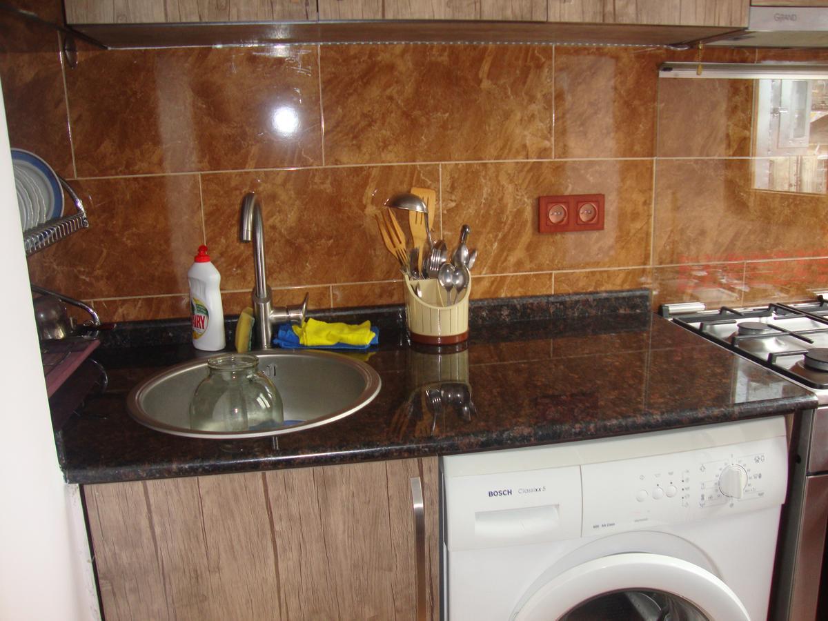 Madona'S House Apartment Батуми Екстериор снимка