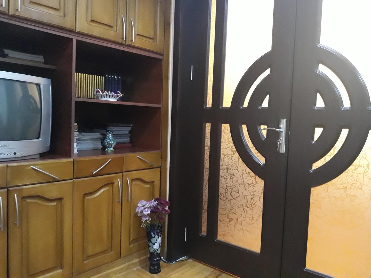 Madona'S House Apartment Батуми Екстериор снимка